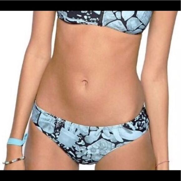 INSIGHT blue and black bikini bottoms. NWT - Picture 8 of 8